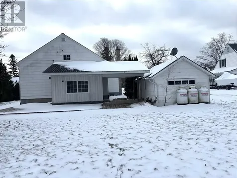 16 Robinson Street W Little Current ON P0P 1K0