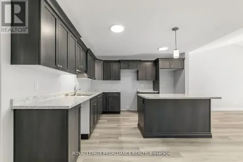 33 Clayton John Avenue Brighton ON K0K 1H0