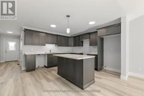 33 Clayton John Avenue Brighton ON K0K 1H0