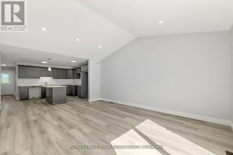 33 Clayton John Avenue Brighton ON K0K 1H0
