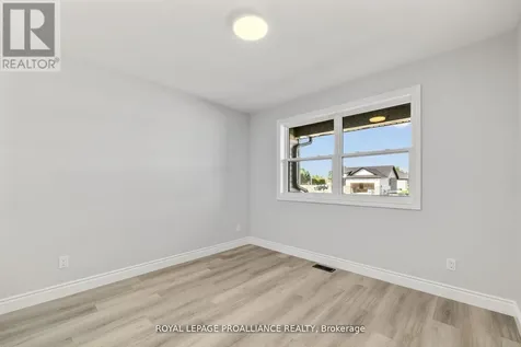 33 Clayton John Avenue Brighton ON K0K 1H0