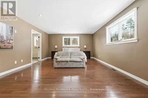 616 Barron Canyon Road Petawawa ON K8A 6W7
