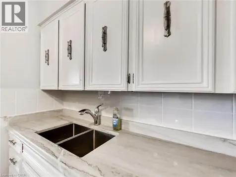 30 Harrisford Street Hamilton ON L8K 6M9