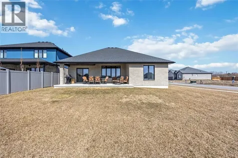 640 Sweetbay Crescent Sarnia ON N7S 0B3