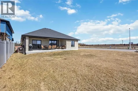 640 Sweetbay Crescent Sarnia ON N7S 0B3