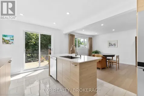 1502 Farnsworth Avenue Ottawa ON K1H 7C3