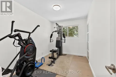 1502 Farnsworth Avenue Ottawa ON K1H 7C3