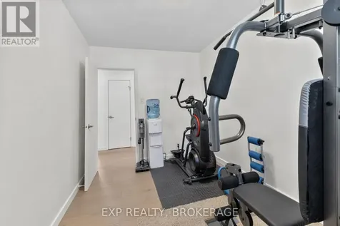 1502 Farnsworth Avenue Ottawa ON K1H 7C3