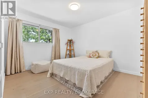 1502 Farnsworth Avenue Ottawa ON K1H 7C3
