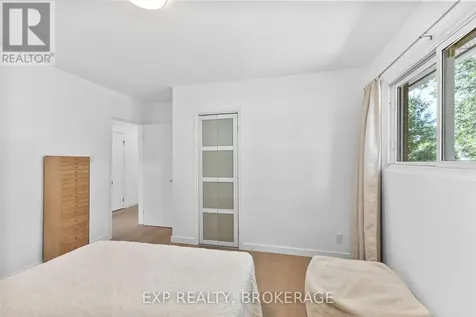 1502 Farnsworth Avenue Ottawa ON K1H 7C3