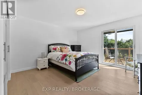 1502 Farnsworth Avenue Ottawa ON K1H 7C3