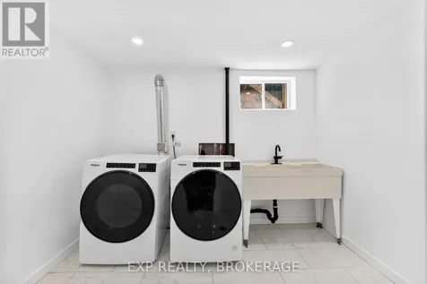 1502 Farnsworth Avenue Ottawa ON K1H 7C3