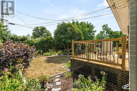 1502 Farnsworth Avenue Ottawa ON K1H 7C3