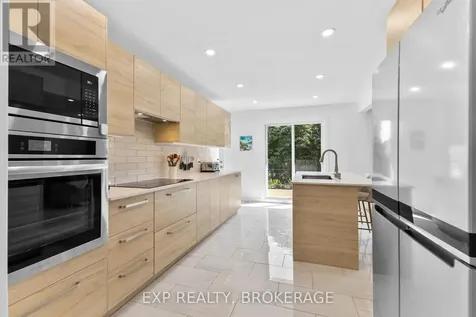 1502 Farnsworth Avenue Ottawa ON K1H 7C3