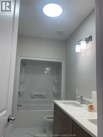 4517 Valerio Crescent Lasalle ON N9H 0N1