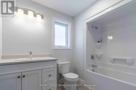 49 Mackenzie John Crescent Brighton ON K0K 1H0