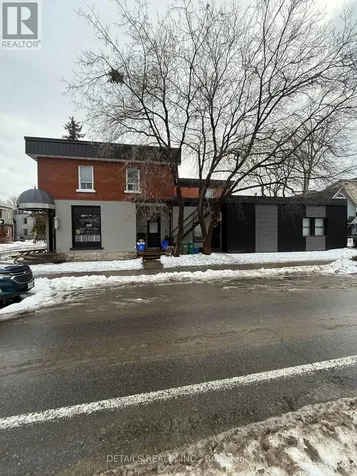 698 Cooper Street Ottawa ON K1R 6C6