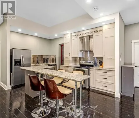 698 Cooper Street Ottawa ON K1R 6C6