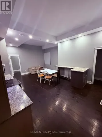 698 Cooper Street Ottawa ON K1R 6C6