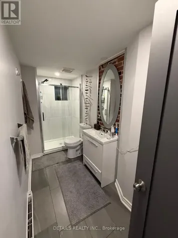698 Cooper Street Ottawa ON K1R 6C6