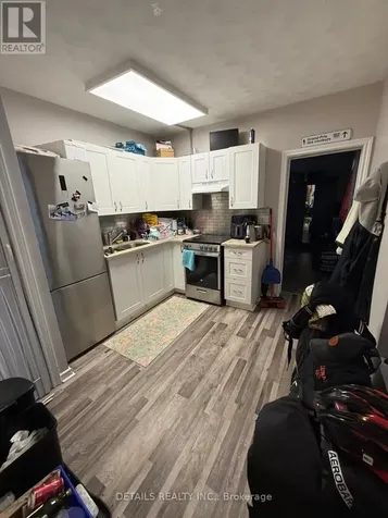 698 Cooper Street Ottawa ON K1R 6C6