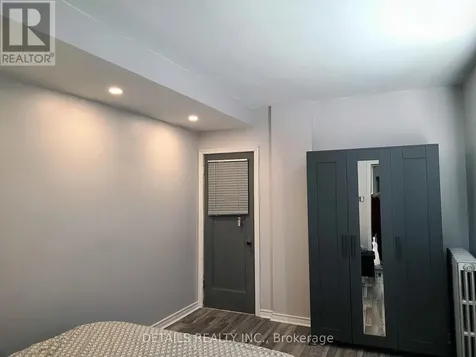 698 Cooper Street Ottawa ON K1R 6C6
