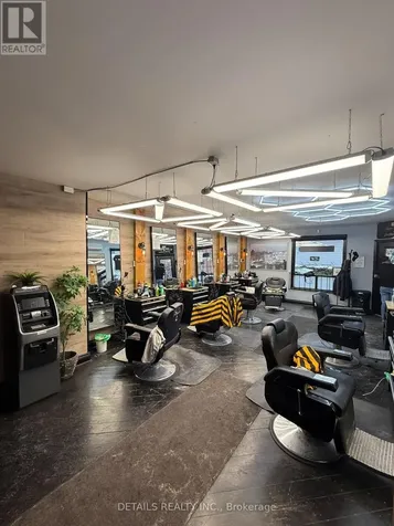 698 Cooper Street Ottawa ON K1R 6C6