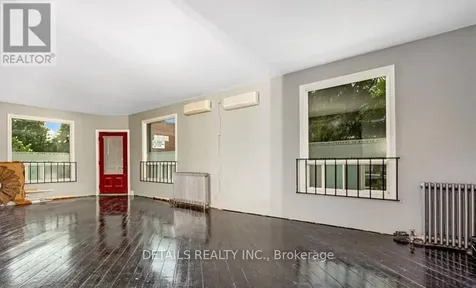 698 Cooper Street Ottawa ON K1R 6C6