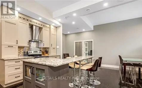 698 Cooper Street Ottawa ON K1R 6C6