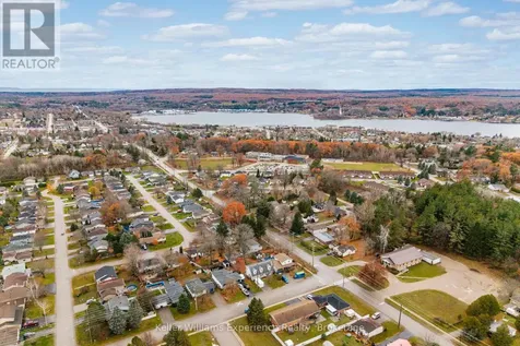 4 Dunlop Street Penetanguishene ON L9M 1J2