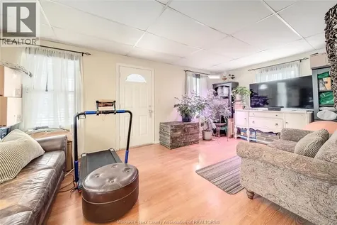 1537 Westminster Boulevard Windsor ON N8T 1W8