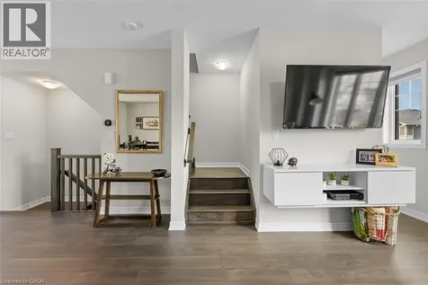 38 Hibiscus Lane Hamilton ON L8K 0A4