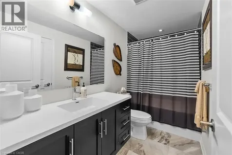 38 Hibiscus Lane Hamilton ON L8K 0A4