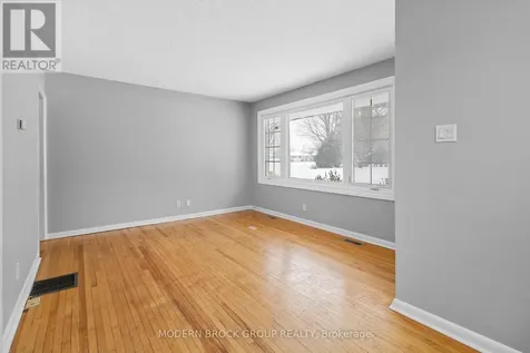 94 Bisley Crescent Brockville ON K6V 2T8