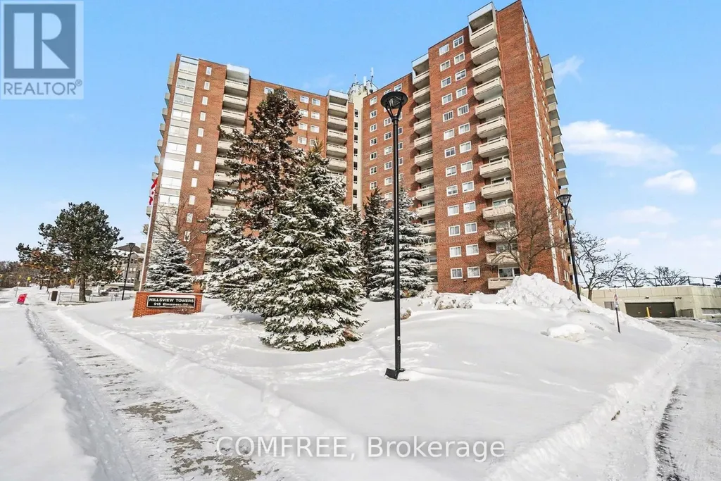 915 Elmsmere Road Ottawa ON K1J 8H8