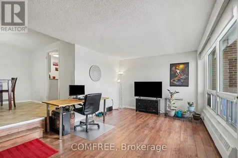 915 Elmsmere Road Ottawa ON K1J 8H8