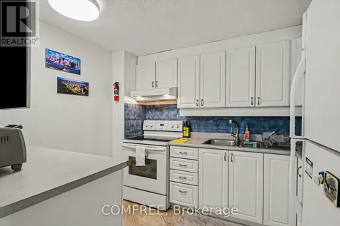 915 Elmsmere Road Ottawa ON K1J 8H8