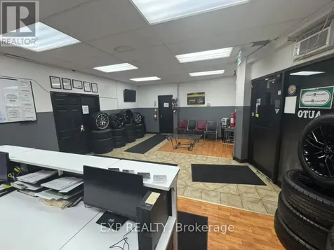 1659 Victoria Street North Kitchener ON N2B 3E6
