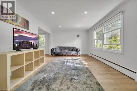 78 Borden Parkway Kitchener ON N2M 3T4