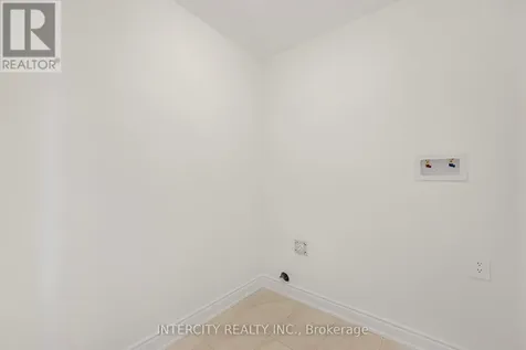11 Avalon Drive Wasaga Beach ON L9Z 0M2