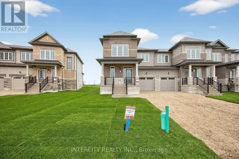 11 Avalon Drive Wasaga Beach ON L9Z 0M2