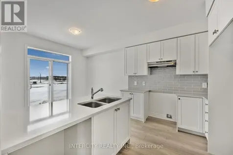 11 Avalon Drive Wasaga Beach ON L9Z 0M2