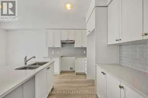 11 Avalon Drive Wasaga Beach ON L9Z 0M2