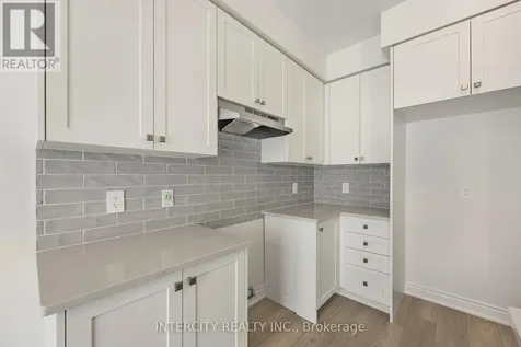 11 Avalon Drive Wasaga Beach ON L9Z 0M2