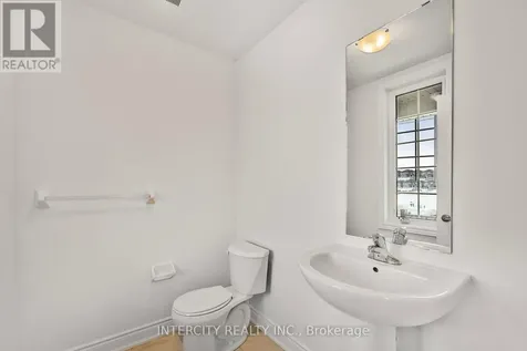 11 Avalon Drive Wasaga Beach ON L9Z 0M2