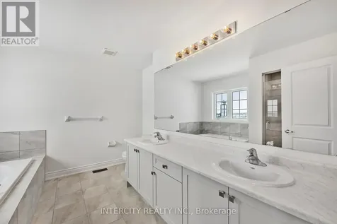 11 Avalon Drive Wasaga Beach ON L9Z 0M2