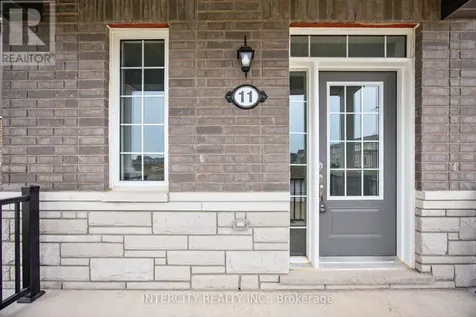 11 Avalon Drive Wasaga Beach ON L9Z 0M2