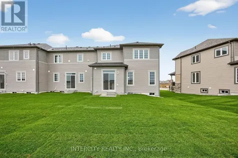 11 Avalon Drive Wasaga Beach ON L9Z 0M2