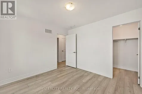 11 Avalon Drive Wasaga Beach ON L9Z 0M2