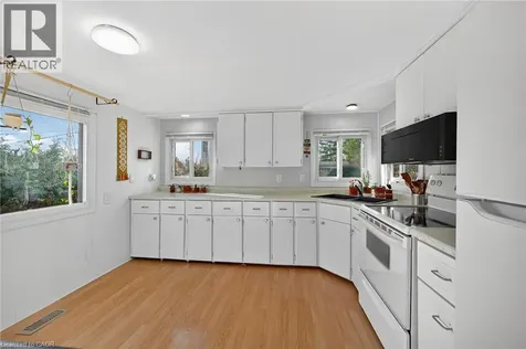 45 Park Lane Freelton ON N0B 2J0